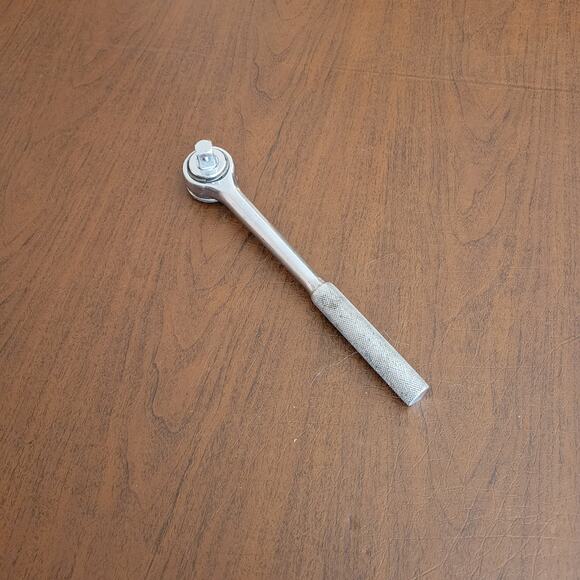Vintage Husky 24201 1/2" Drive Thumbwheel Knurled Ratchet - Picture 1 of 10